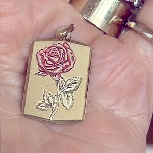 14 karat gold pendant